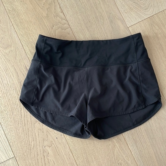 Worn 1x Lululemon size 8 Black 2.5” Speed Up LR worn 1x - Picture 2 of 7